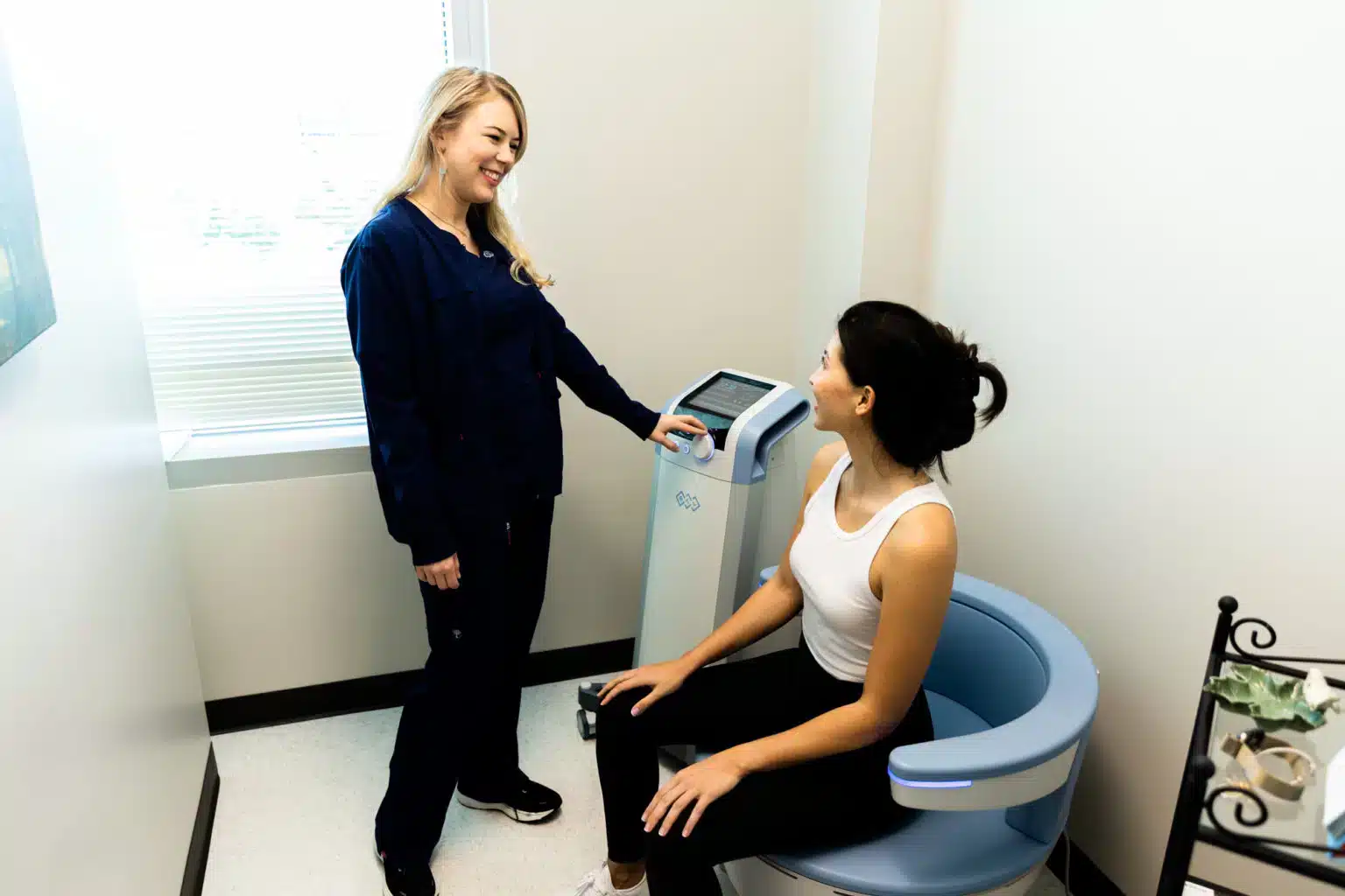 ChristiMD-Emsella-6882-1536×1024 Emsella