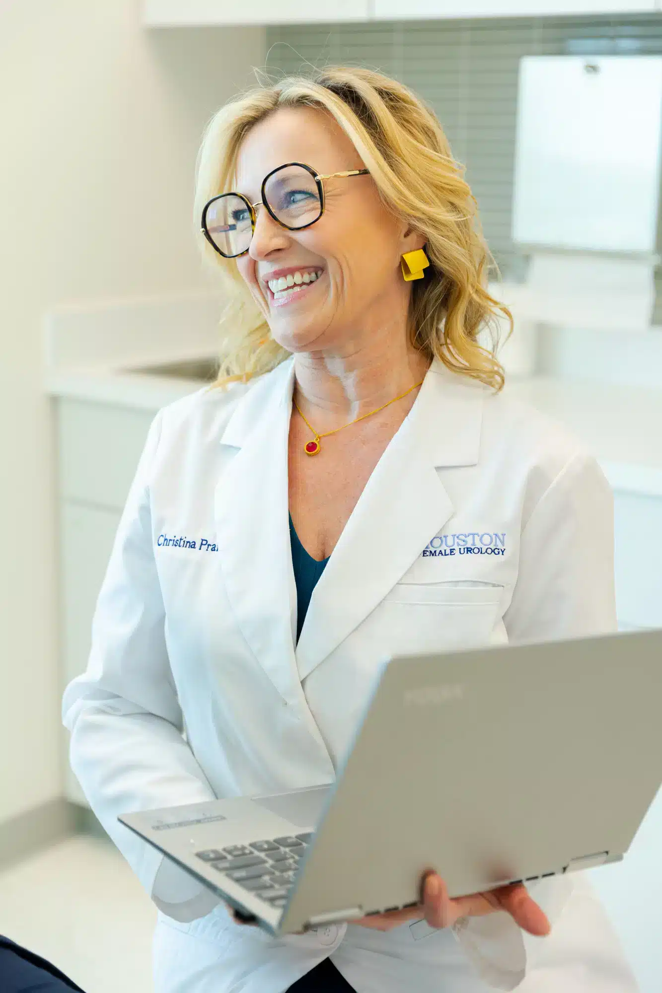 ChristiMD-Walkin-Consultation-8353 ChristiMD-Walkin-Consultation-8353