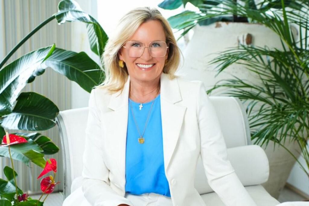 Dr. Christi at LifeSculpt by ChristiMD provides cutting-edge EMSELLA treatment in Houston.